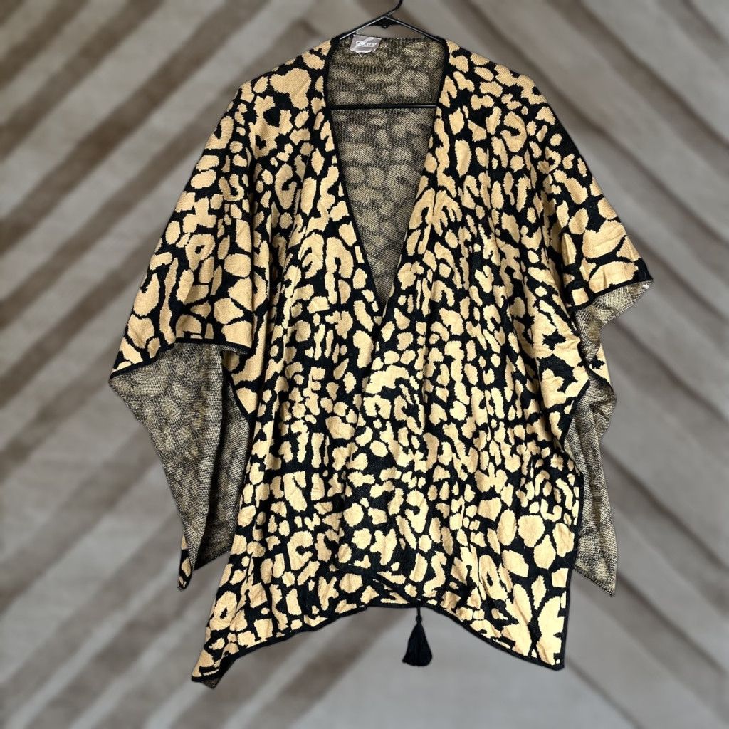 Vintage Travelers by Chico's Chicos Sweater Animal Print Tie Up Kimono Poncho L/XL Womens Short Sleeve Open Wrap - Tan, 0 Size L / US 10 / IT 46 - 1 Thumbnail