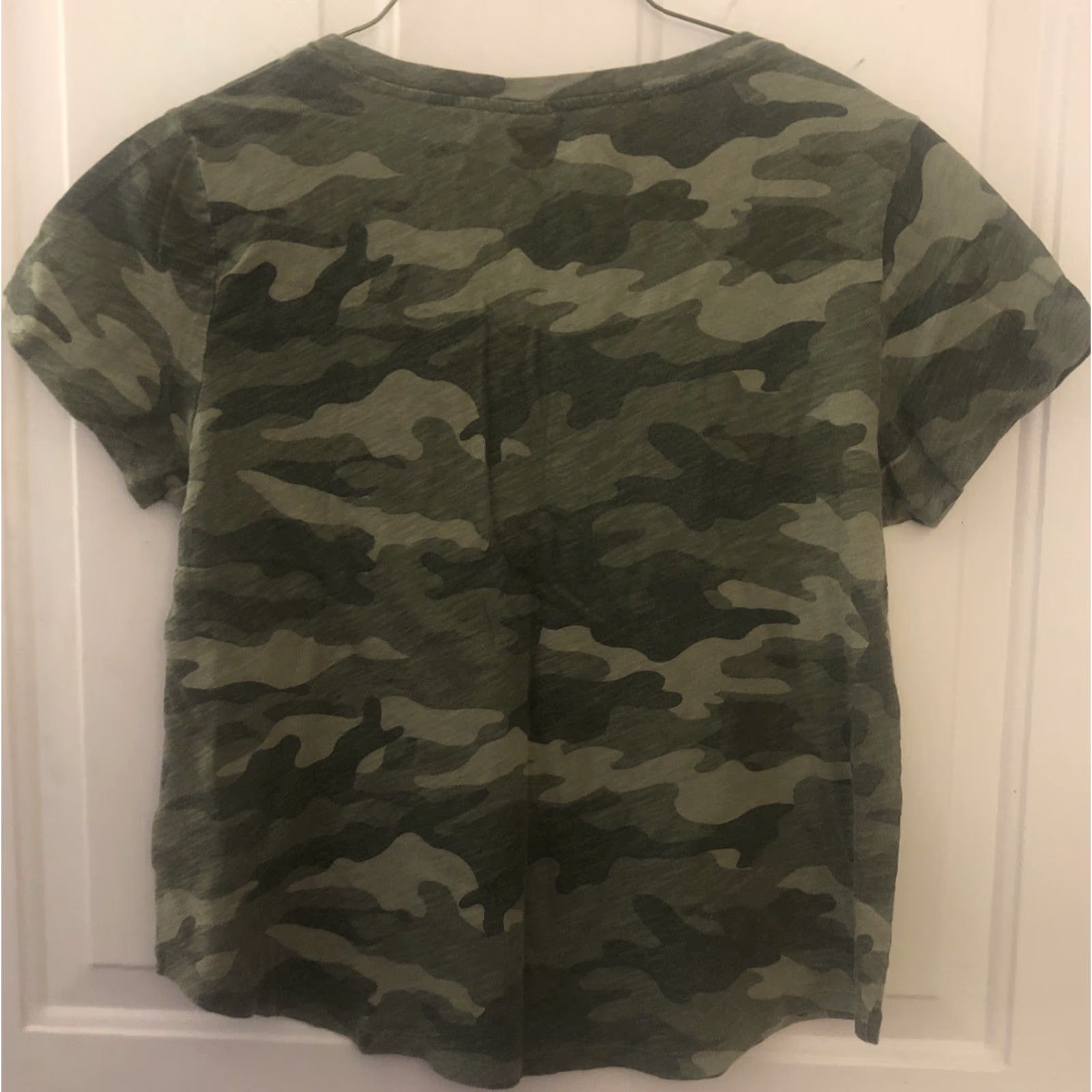 Old Navy Old Navy T-Shirt Women Medium Green Camo Short Sleeve Crew Neck Shirt Size M / US 6-8 / IT 42-44 - 3 Thumbnail