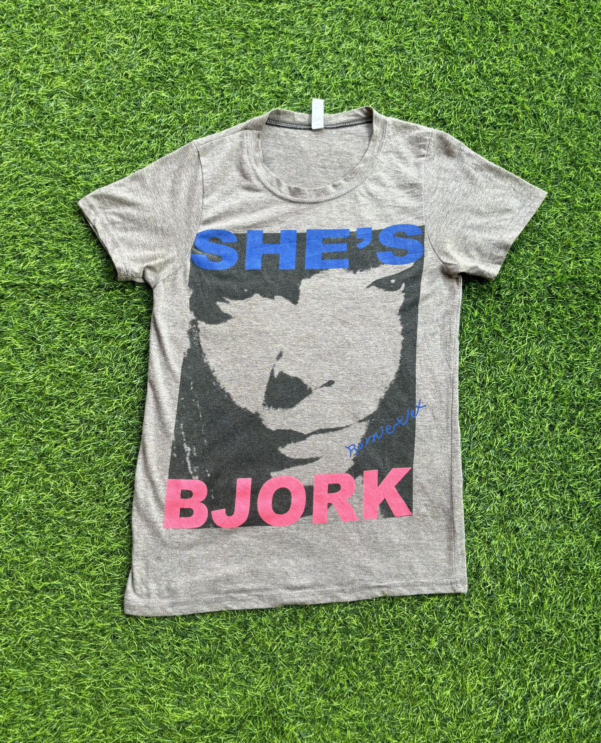 Hysteric Glamour Y2k Bjork She's phototee Tshirt Size US S / EU 44-46 / 1 - 1 Thumbnail