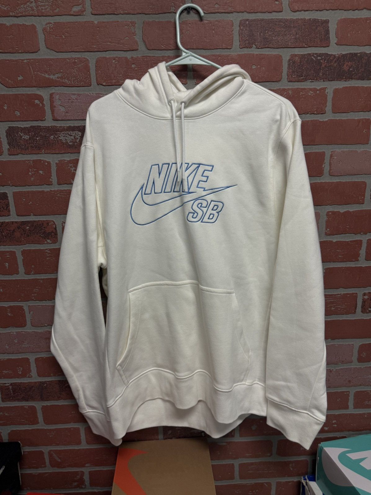 Nike RARE Nike SB Hoodie Size XL Clean 🧼 White Blue Size US XL / EU 56 / 4 - 1 Thumbnail
