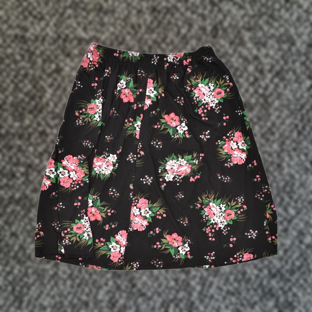 Vintage VINTAGE Womens A-Line Skirt Black Floral Polyester Medium W30 IT 44 Size 32" / US 10 / IT 46 - 1 Thumbnail