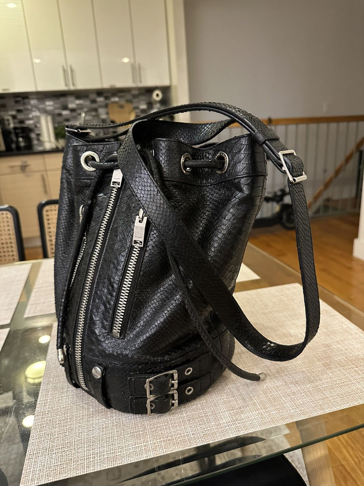 Saint Laurent Paris Saint Laurent Paris python bucket bag Size ONE SIZE - 4 Thumbnail