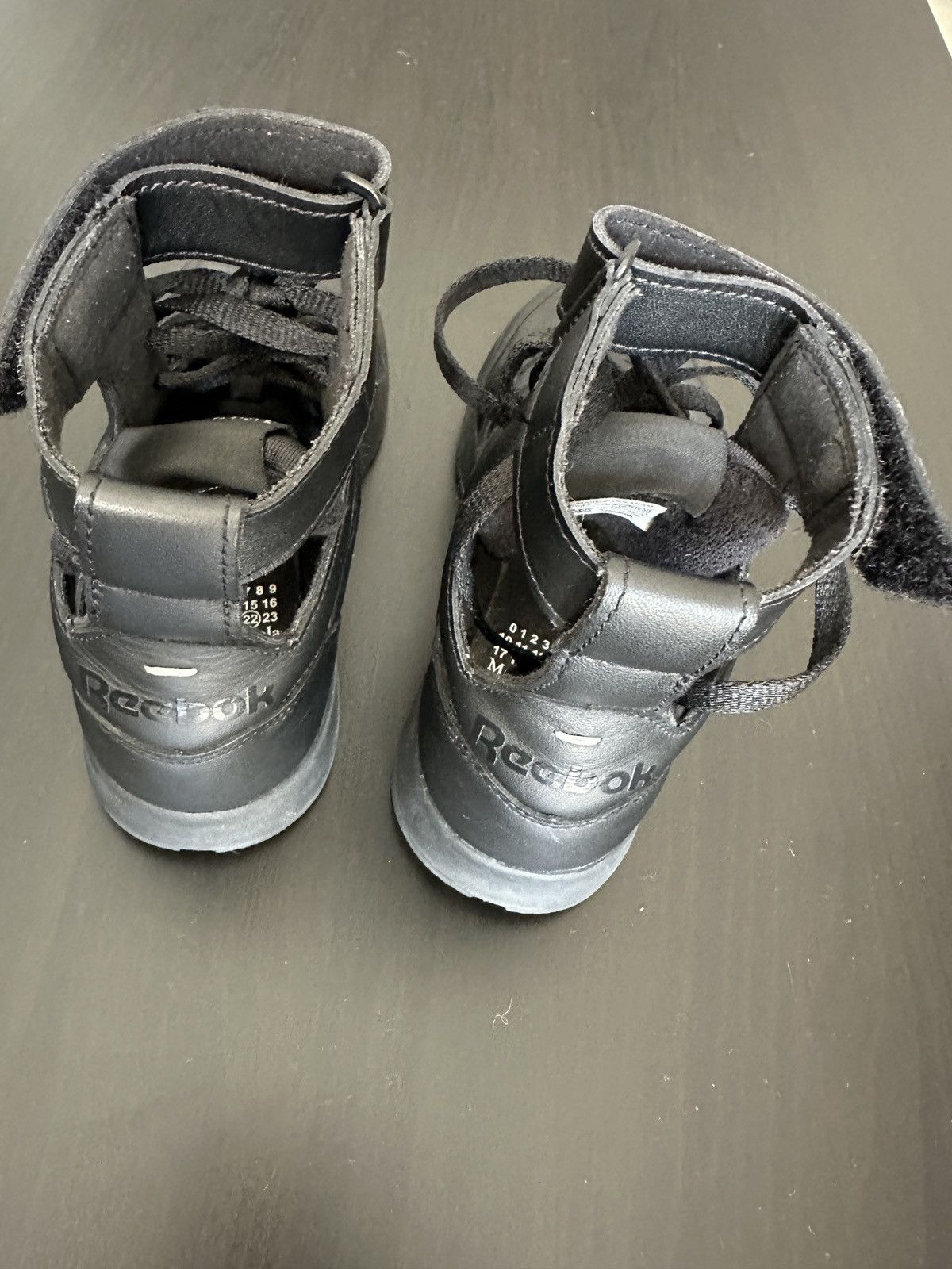 Maison Margiela × Reebok Maison Margiela x Reebok Classic Leather Tabi High Black Size US 7 / EU 40 - 7 Thumbnail