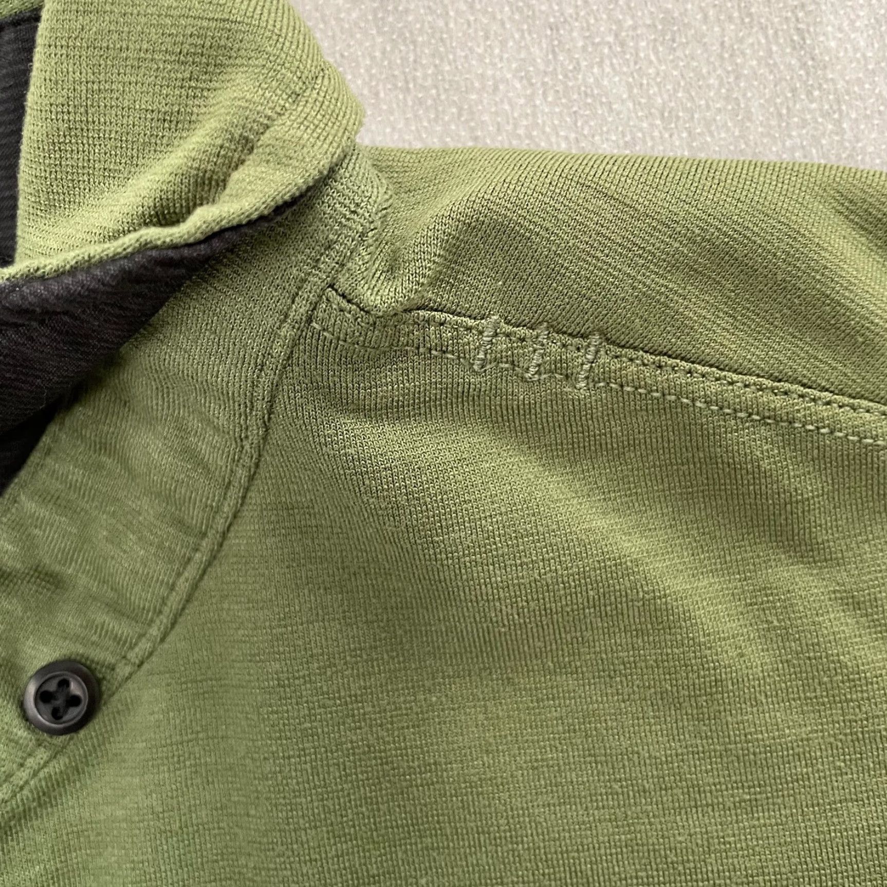 Lululemon VINTAGE Lululemon Polo Shirt Men Small Short Sleeve Green Athleisure Casual 90s Size US S / EU 44-46 / 1 - 5 Thumbnail