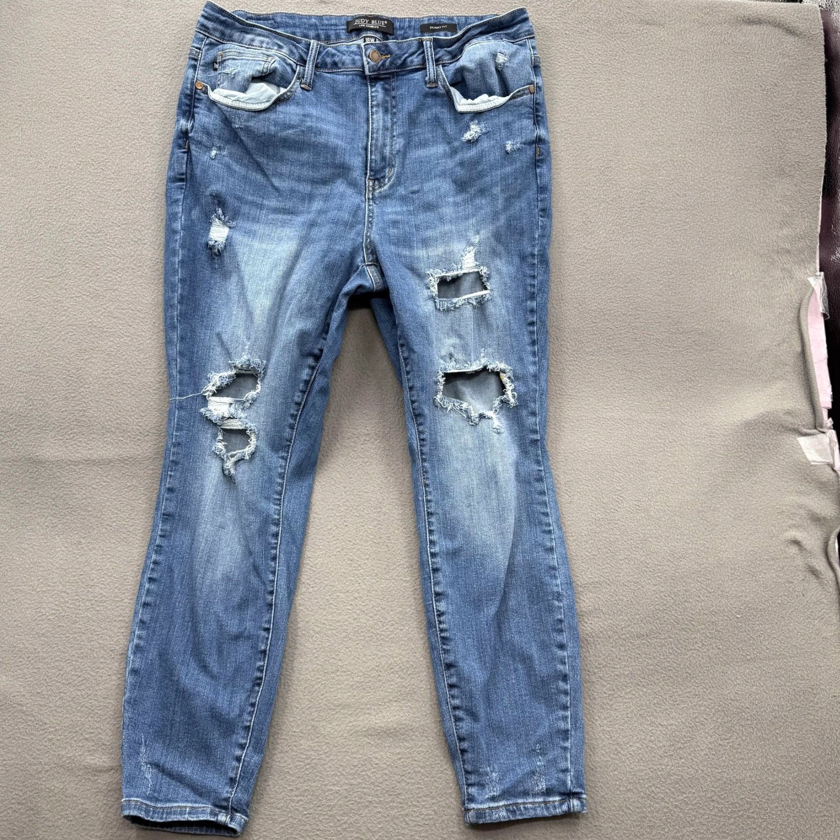 Vintage VINTAGE Judy Blue Jeans Womens 18W Blue Medium Wash Skinny Fit Distressed Ripped Stretch Size 40" / US 18 - 2 Thumbnail