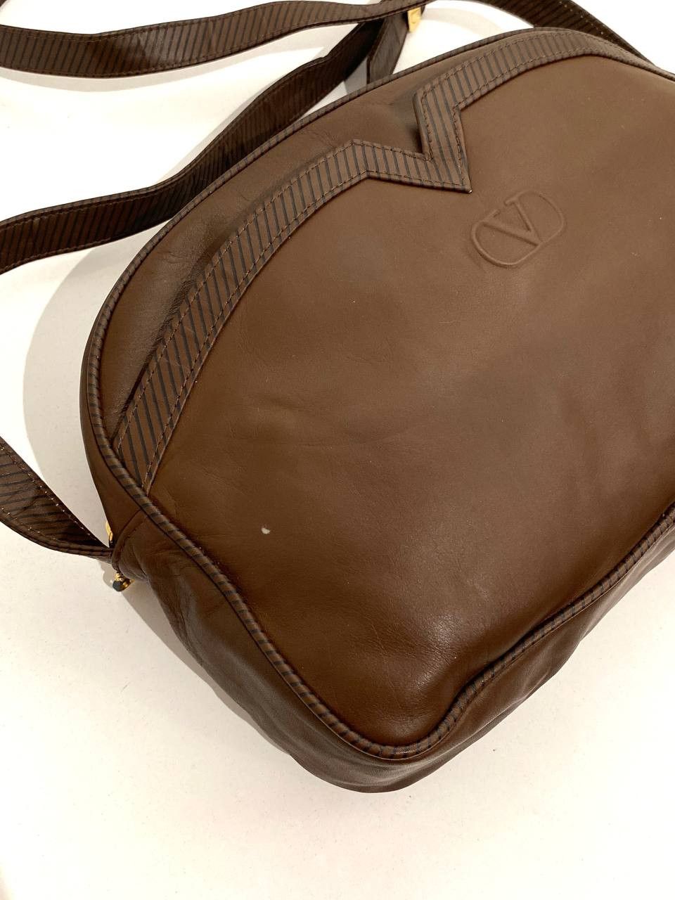 Valentino Valentino Garavani V Logo Leather Hand Shoulder Bag Vintage Size ONE SIZE - 5 Thumbnail