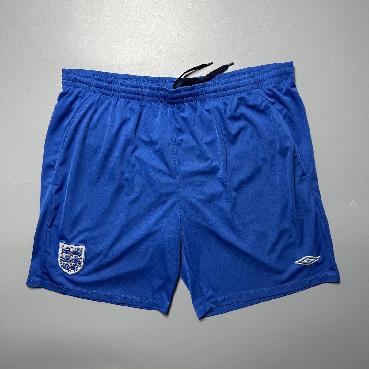 Umbro ENGLAND UMBRO 2010/2011 FOOTBALL TRAINING SHORTS Size US 33 - 1 Thumbnail