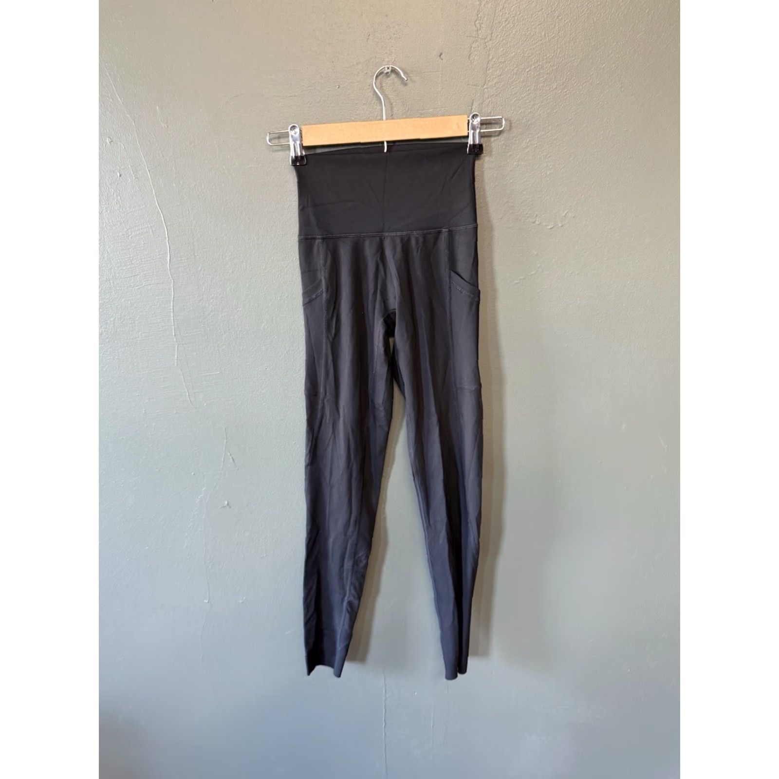 Vintage Offline by Aerie Womens Black Athletic Cropped Leggings Pants Pullon Size XS Size 26" / US 2 / IT 38 - 2 Thumbnail