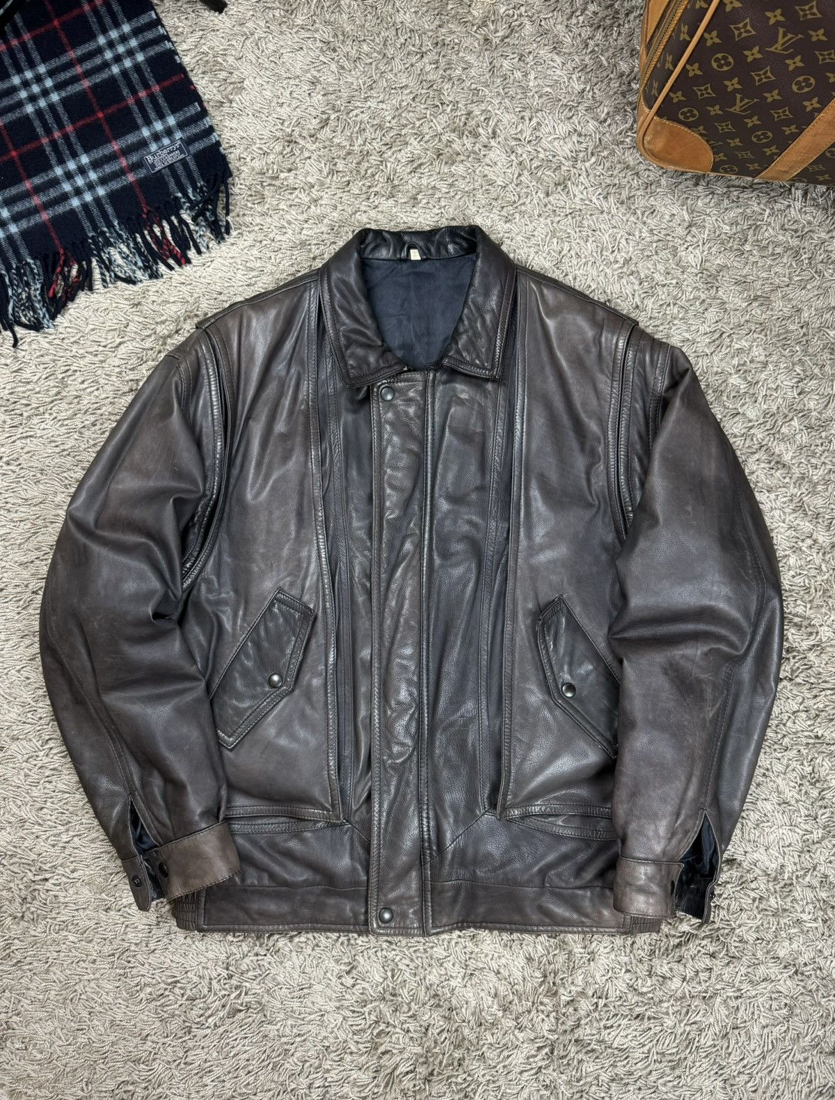Vintage Vintage leather bomber jacket 90s original retro casual item Size US L / EU 52-54 / 3 - 1 Thumbnail