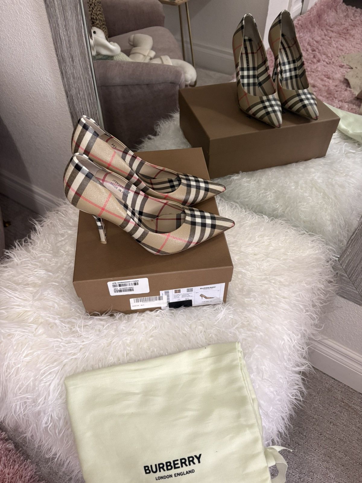 Burberry Burberry London archive beige check heel Size US 5.5 / IT 35.5 - 2 Thumbnail