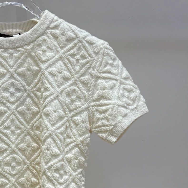 Louis Vuitton Louis Vuitton 24 Beige logo embossed full printed wool rou Size US M / EU 48-50 / 2 - 4 Thumbnail