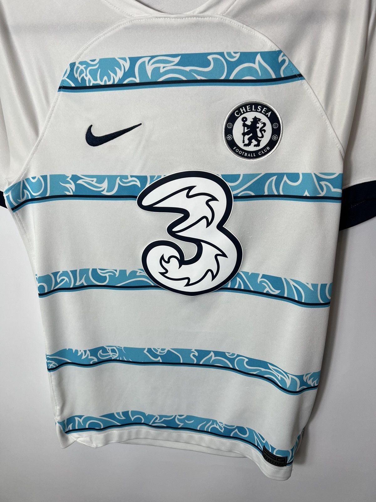 Nike CHELSEA 2022 23 Away FOOTBALL SOCCER JERSEY NIKE DM1834-101 Size US S / EU 44-46 / 1 - 3 Thumbnail