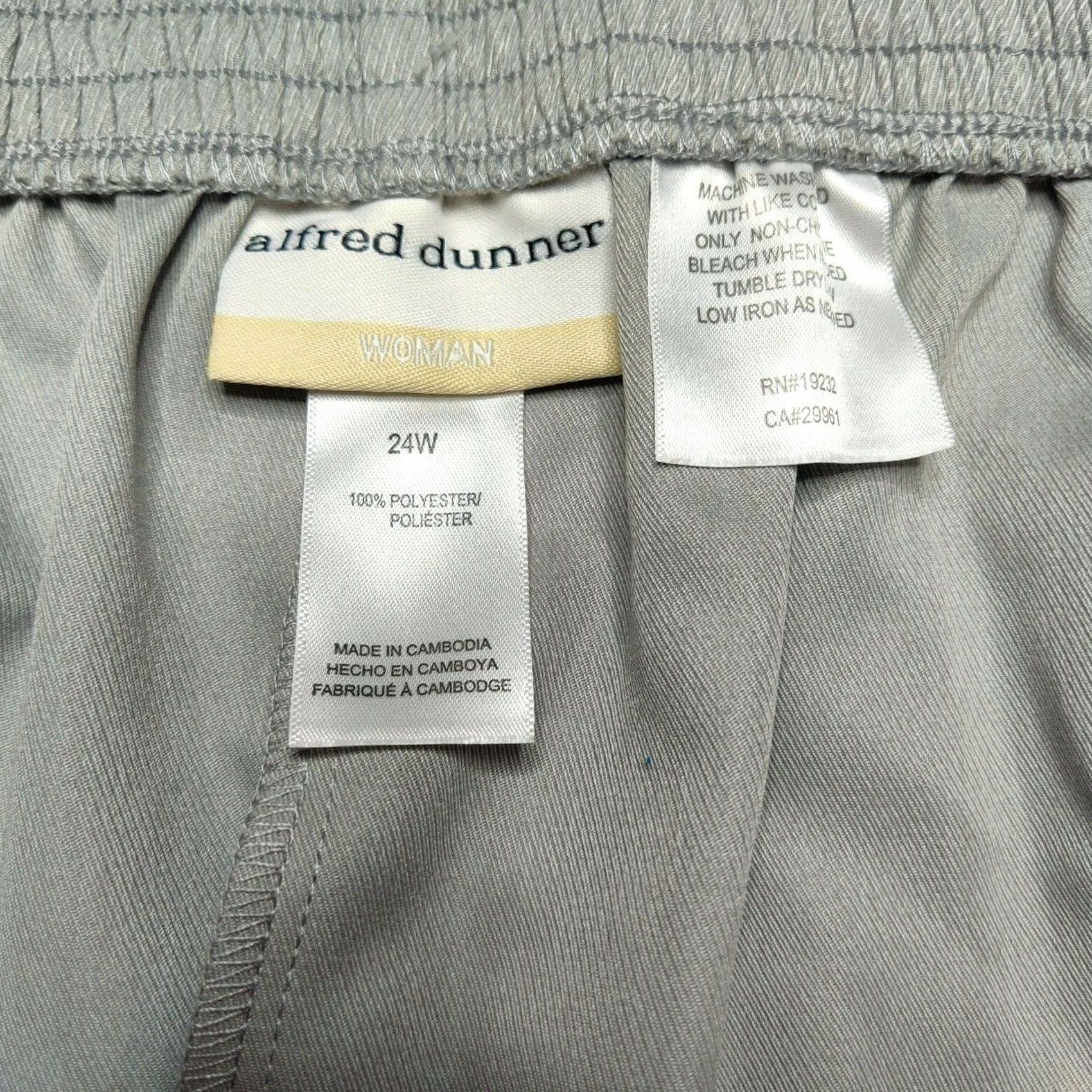 Vintage Alfred Dunner Lake Geneva Women's Plus 24W Short Pull On Pearl Grey Pants NEW P Size 42" / US 20 - 7 Thumbnail