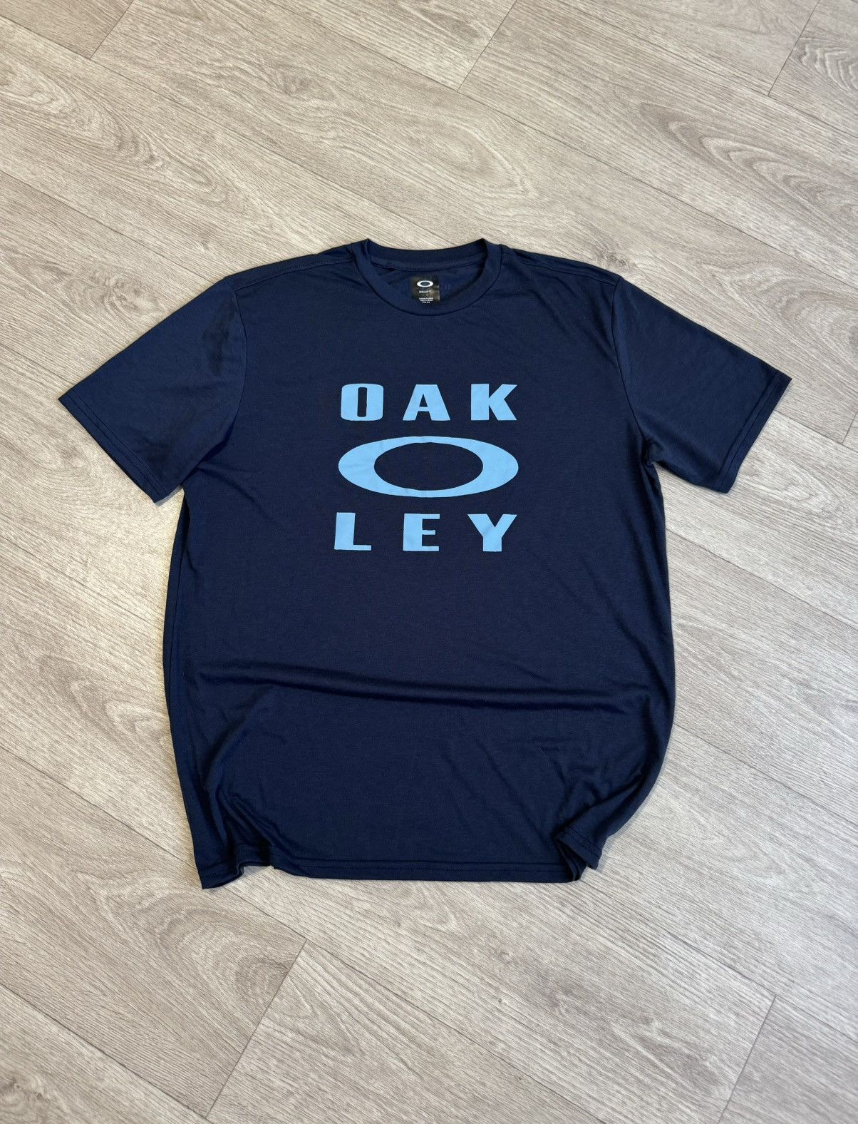 Oakley × Vintage 🔷Vintage Oakley Big logo T-shirt🔷 Size US XL / EU 56 / 4 - 1 Thumbnail