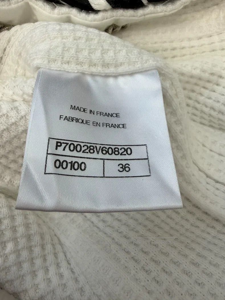 Chanel Chanel White diamond buckle black and white rolled edge tw Size XS / US 0-2 / IT 36-38 - 6 Thumbnail