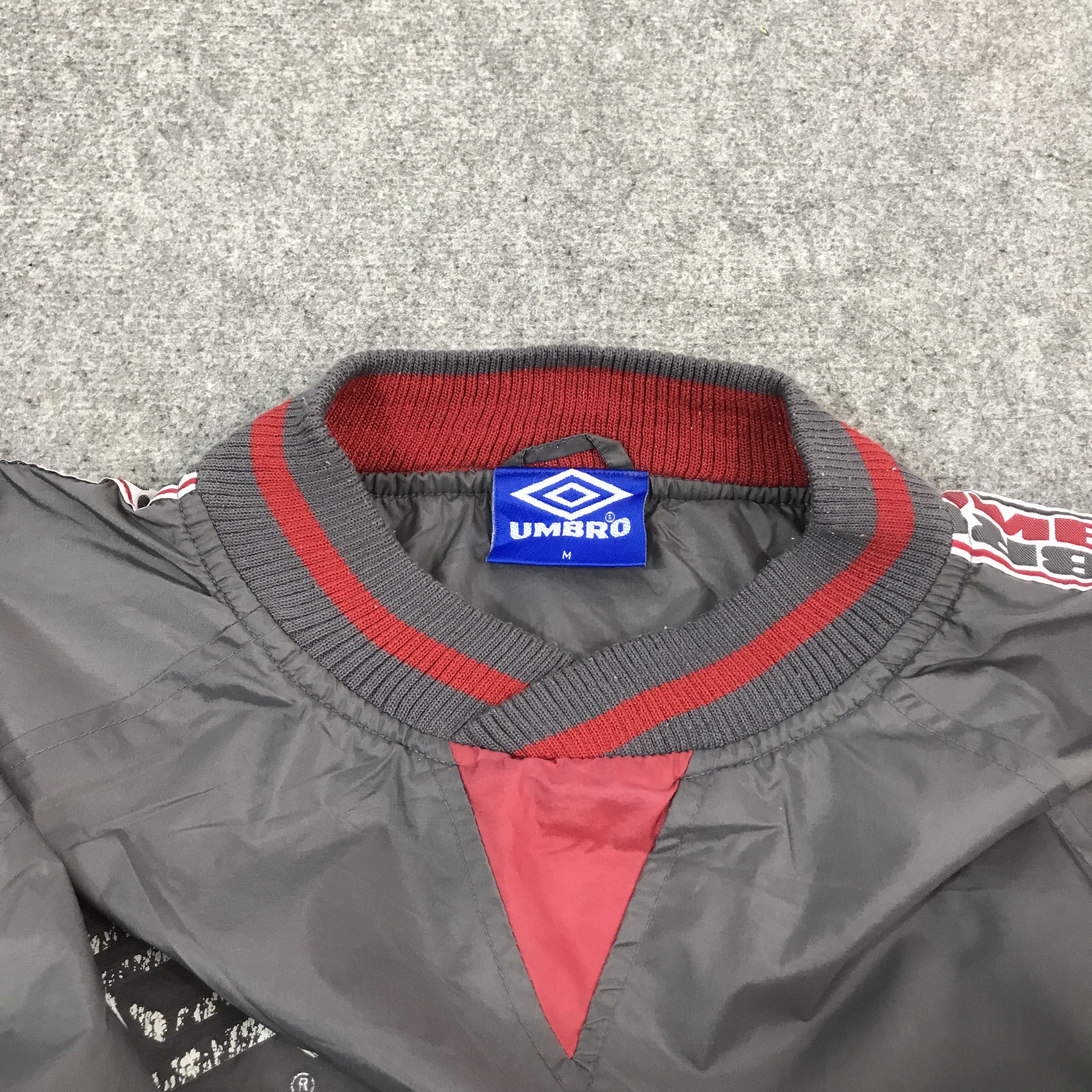 Umbro VTG UMBRO CRAP LOGO UMBRO SWEATSHIRT Size US M / EU 48-50 / 2 - 7 Thumbnail