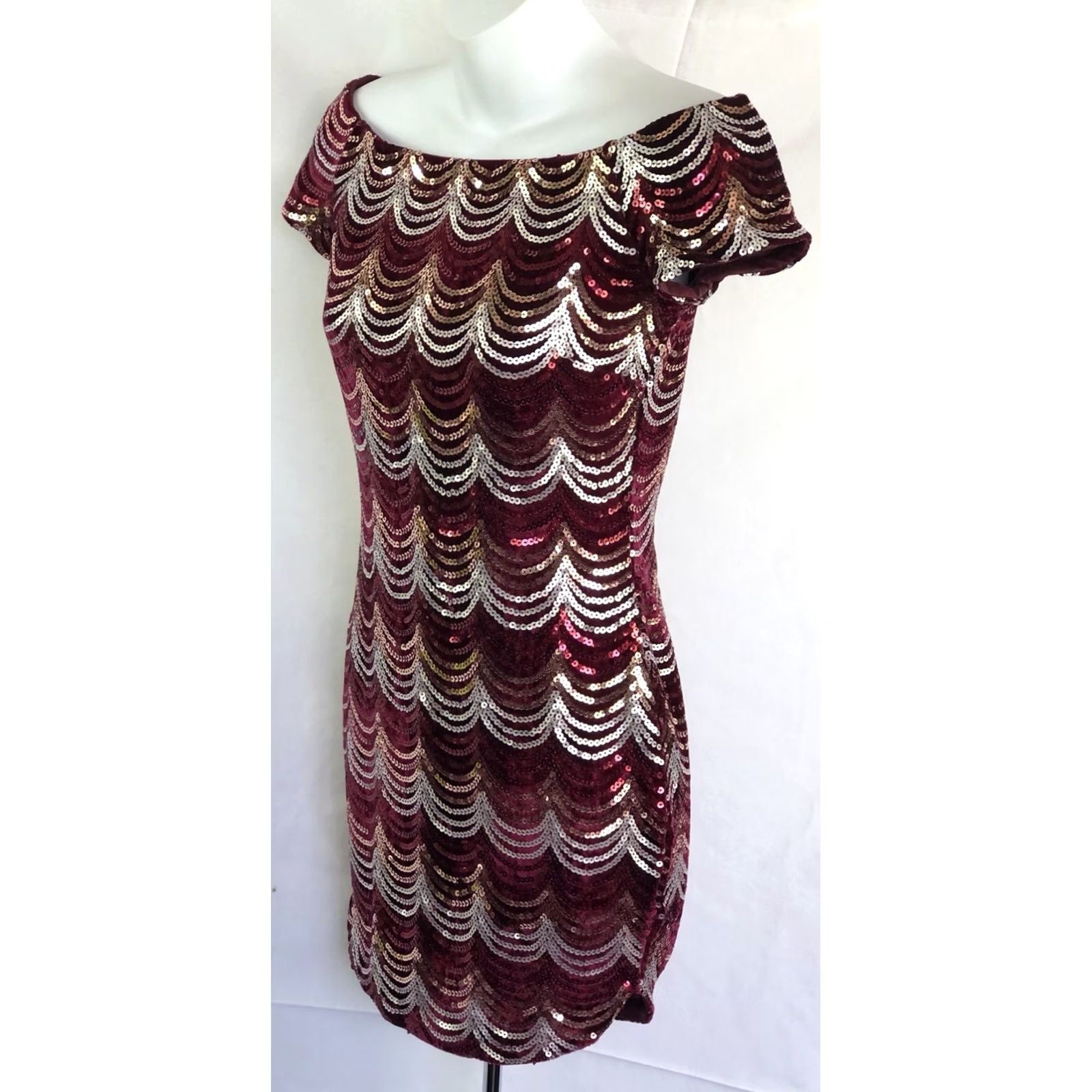 Vintage Windsor velvet mini dress S Red Gold Cap Sleeve Velour Sequin Glam Whimsigoth Size S / US 4 / IT 40 - 2 Thumbnail