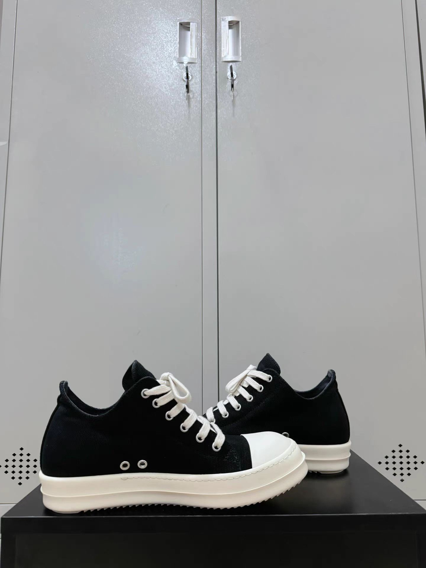 Rick Owens Drkshdw Rick Owens Drkshdw low-top Converse sneakers Size US 6 / EU 39 - 6 Thumbnail