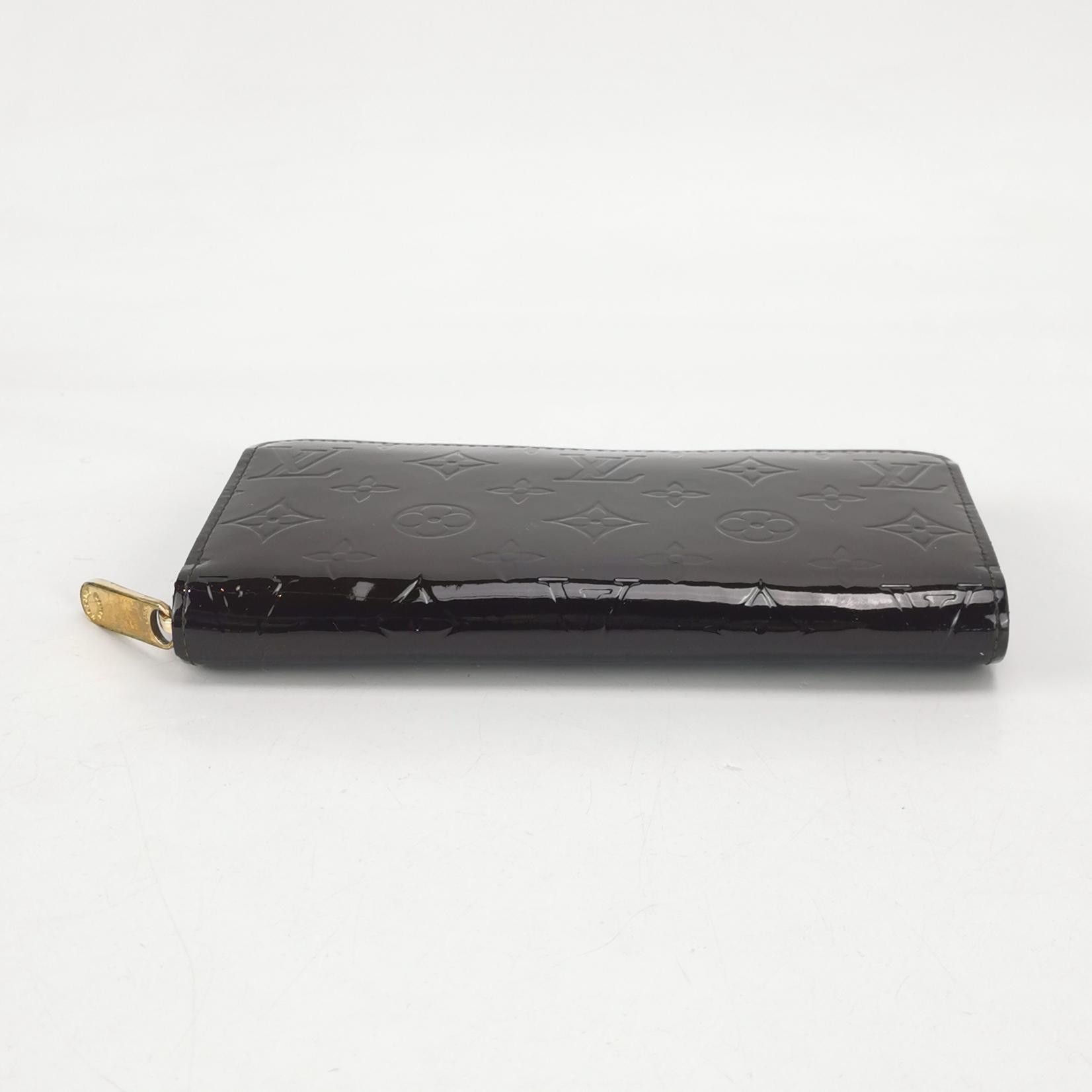 Louis Vuitton Louis Vuitton (LV) Zippy patent leather zip around embossed Size ONE SIZE - 2 Thumbnail