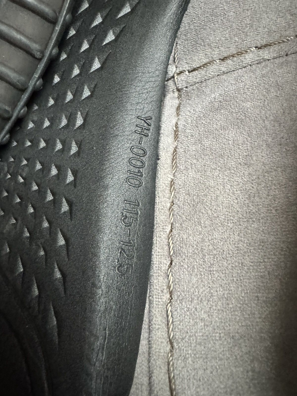 Adidas ADIDAS YEEZY BY1605 size UK12 / US12.5 study all photos well Size US 12.5 / EU 45-46 - 23 Thumbnail