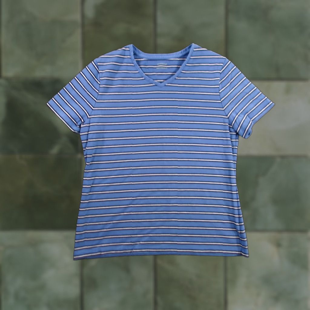 Croft & Barrow VINTAGE Croft & Barrow Women's T-Shirt Large Blue Striped Nautical Casual V-Neck Short Sleeve Size L / US 10 / IT 46 - 1 Thumbnail