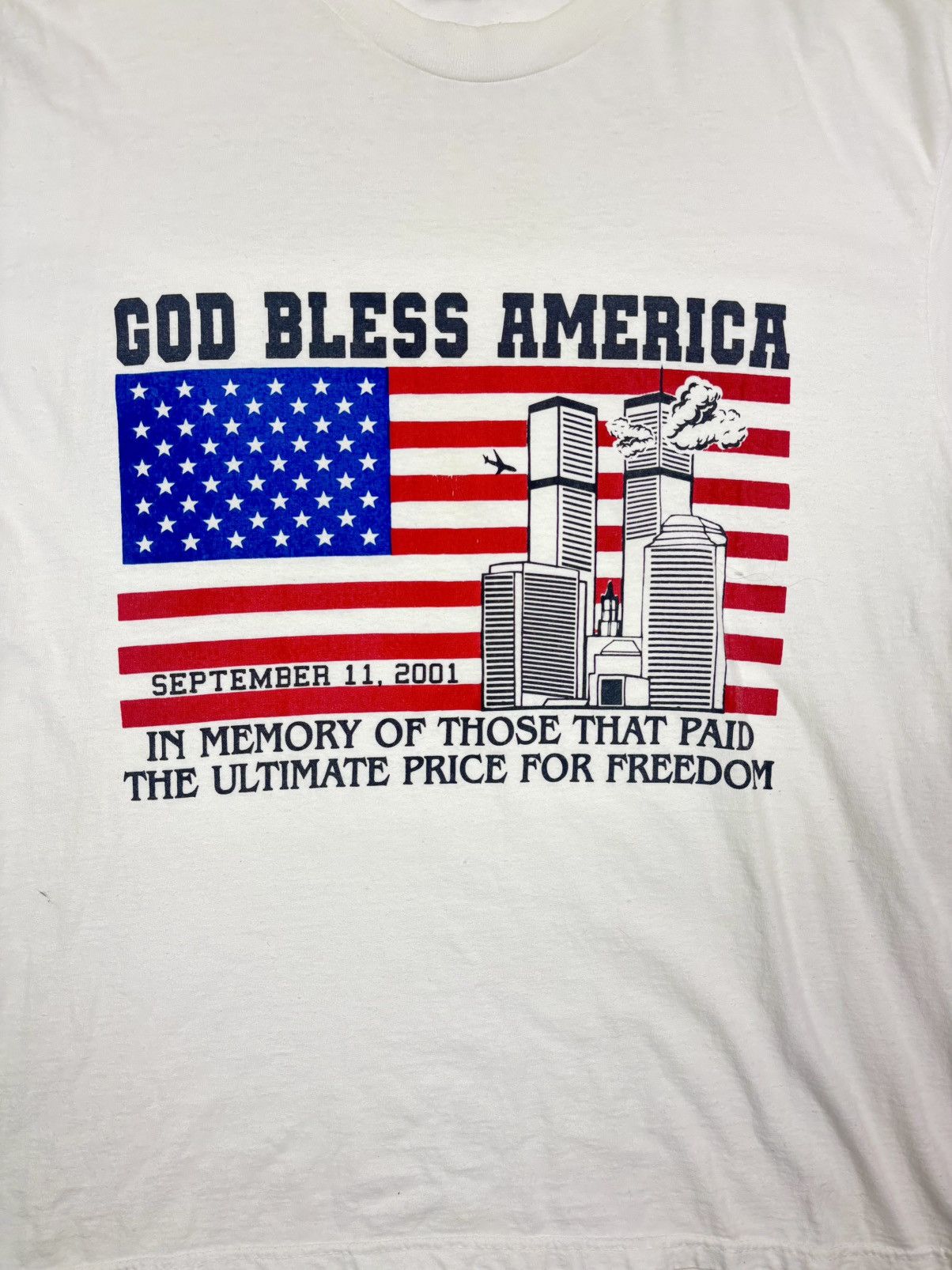 Unsound Rags × Vintage 2001 "God Bless America" 9/11 Twin Towers Memorial Tee Size US L / EU 52-54 / 3 - 1 Thumbnail