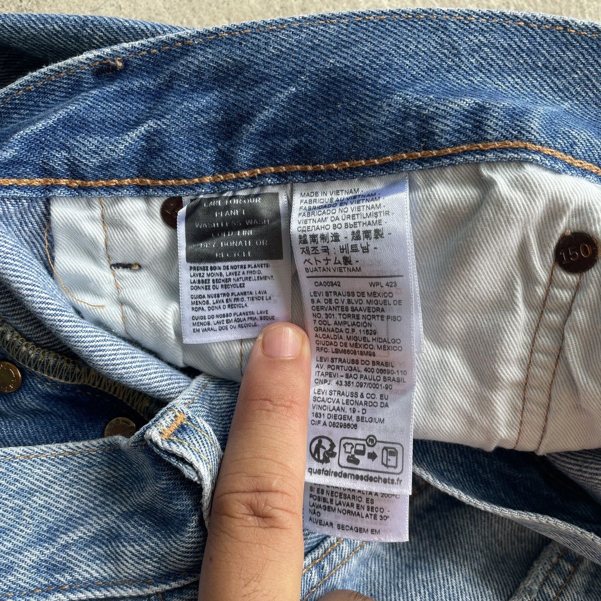 Levi's Vintage Clothing Levis 501 Big E Ripped Jean Faded Distressed Denim Pants W34 Size US 34 / EU 50 - 9 Thumbnail