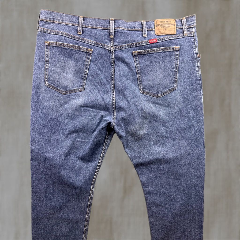 Wrangler Wrangler Jeans Straight Blue 42x30 Big & Tall Mens Stretch Denim 5-Pocket Regular Comfort Modern Classic Size US 42 / EU 58 - 1 Thumbnail