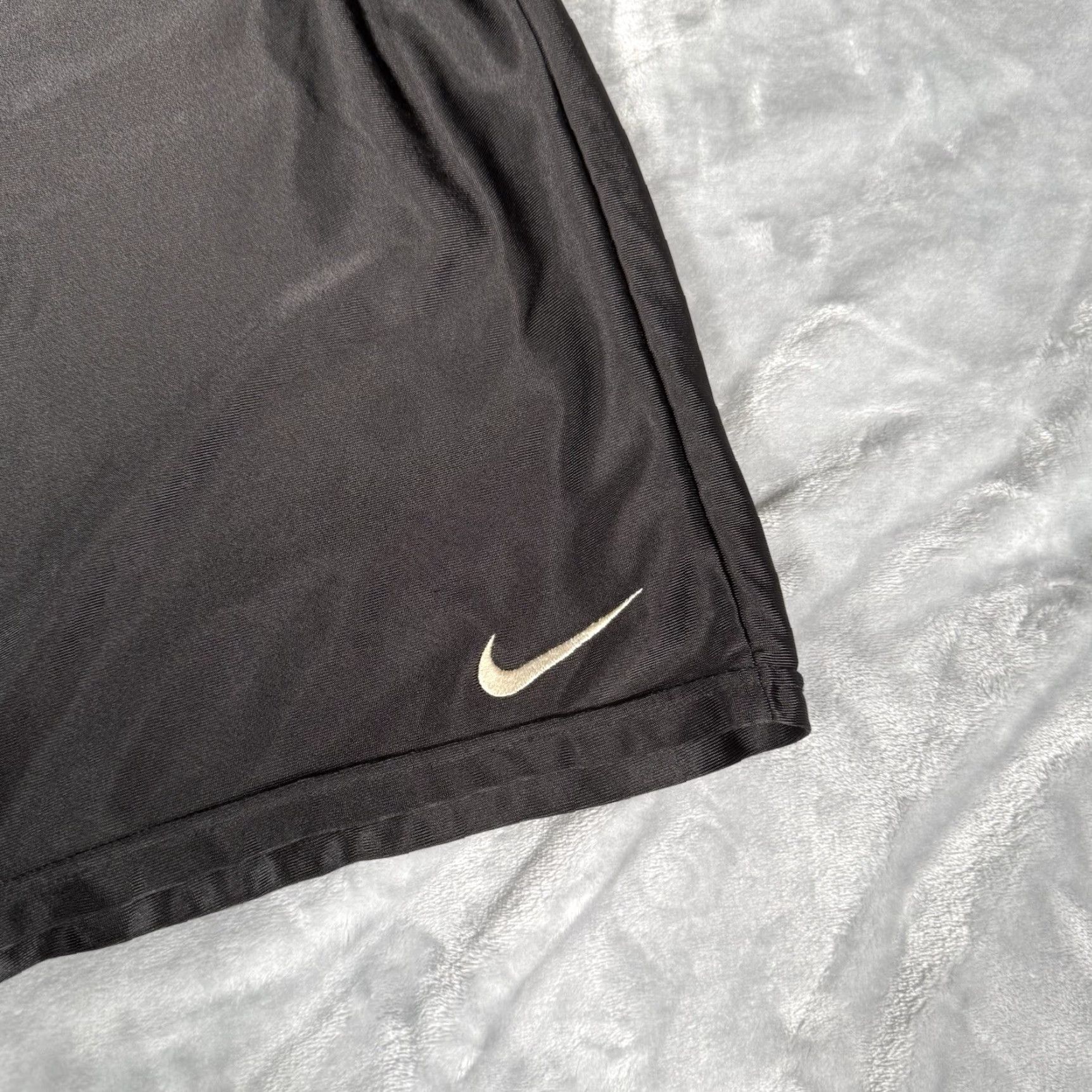 Nike VINTAGE Nike Dazzle Basketball Shorts Mens XL 9” Baggy White Black 90s Size US 36 / EU 52 - 2 Thumbnail