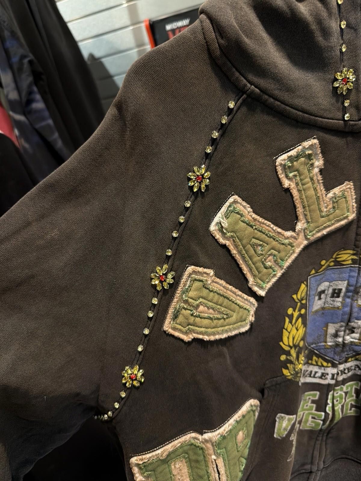 Vale L - Vale Zip Up Black Stone Studded Hoodie Authentic Valley Size US L / EU 52-54 / 3 - 6 Thumbnail