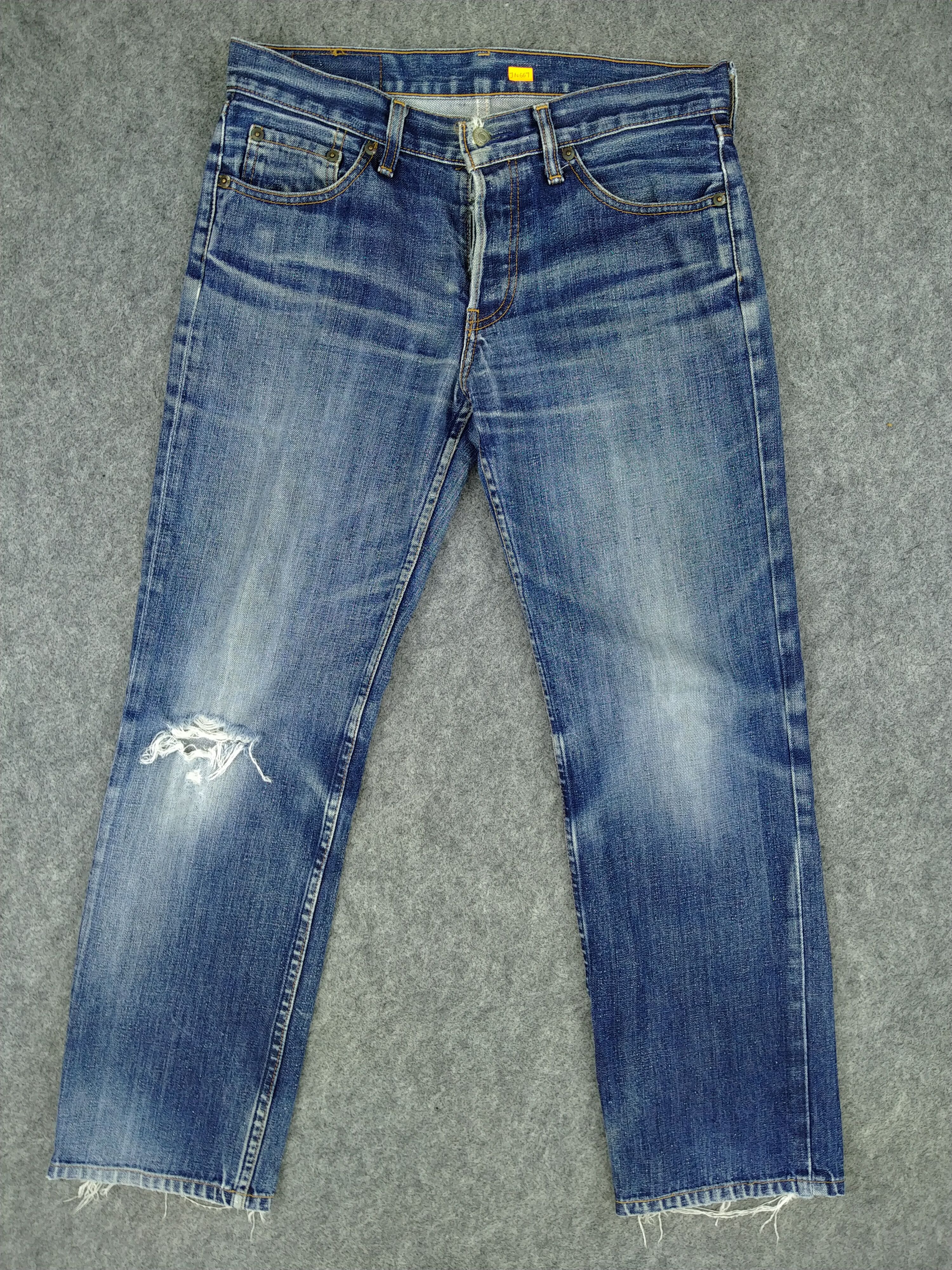 image of Distressed Denim x Hype Blue Vintage Levi's 522 Distressed Whisker Denim -Jn667 in Blue Distressed 