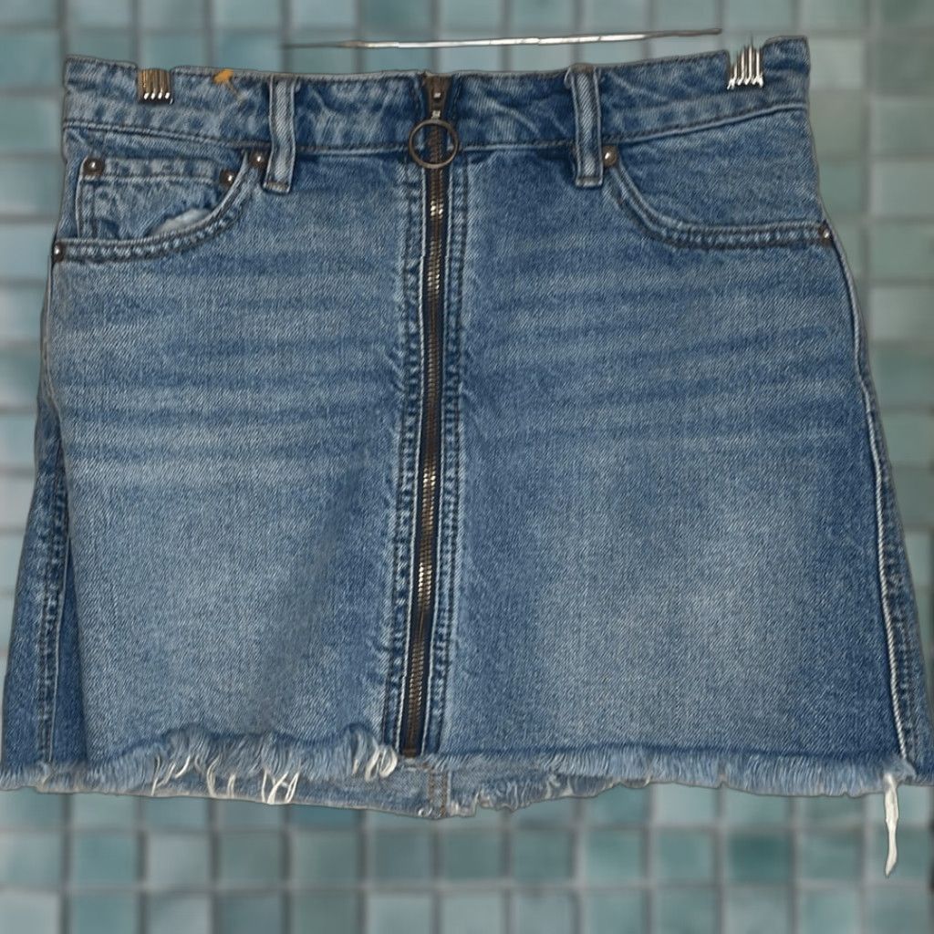 Vintage We The Free Women's Zip up Mini Skirt Size 25 Blue Frayed Hem Size 42" / US 20 - 1 Thumbnail