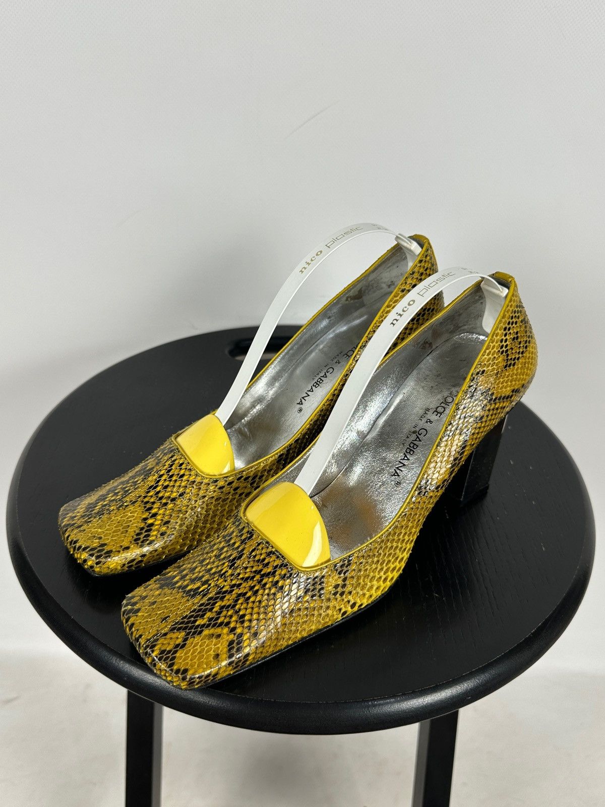Dolce & Gabbana Vintage Dolce & Gabbana Snakeskin Block Heel Pumps Size US 6 / IT 36 - 2 Thumbnail