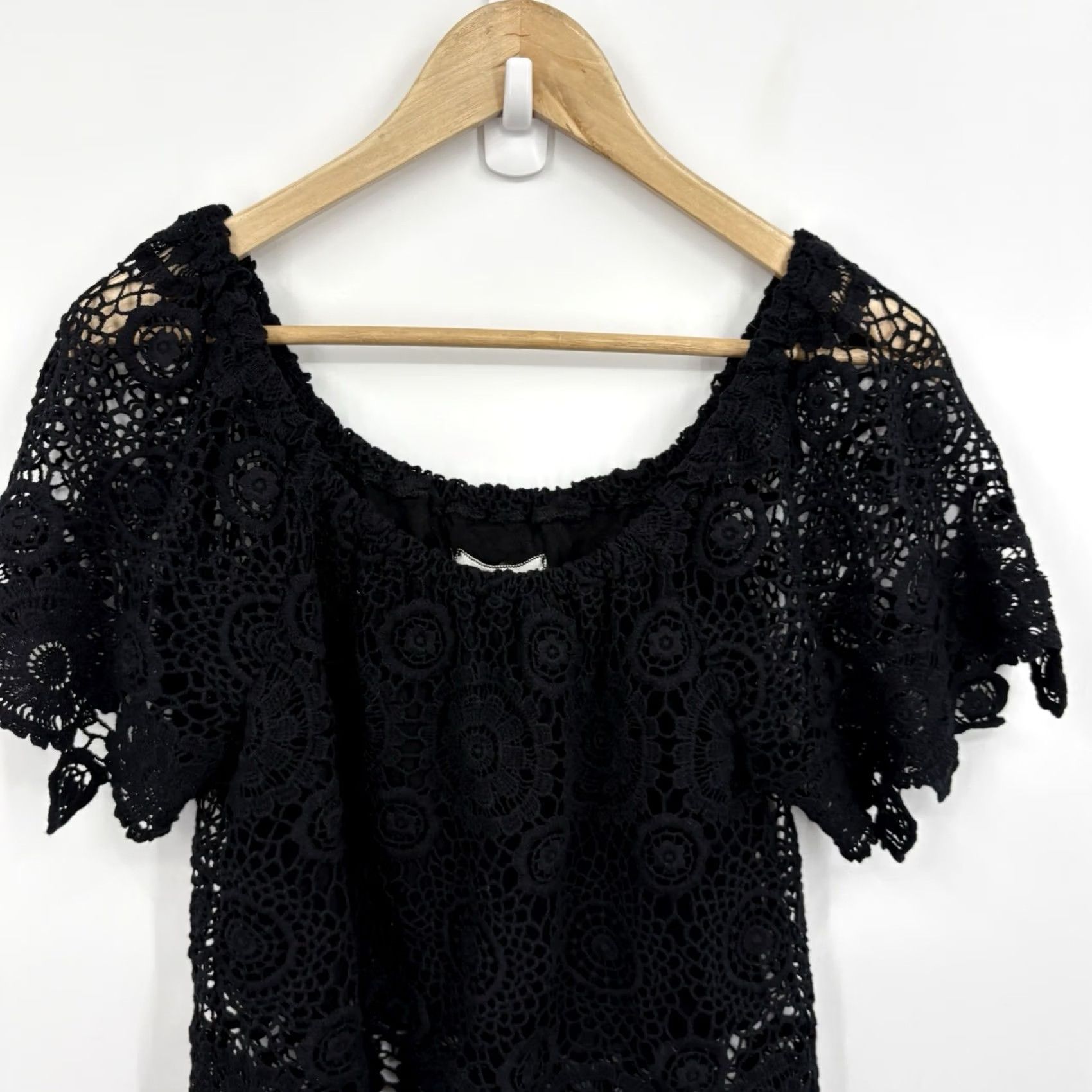Free People Nightcap Clothing Free People Nightcap Top XS Black Short Sleeve Square Neck Floral Crochet Lace Slim Fit 90s Fairy Grunge Vintage N/A Women Blouse Size XS / US 0-2 / IT 36-38 - 4 Thumbnail