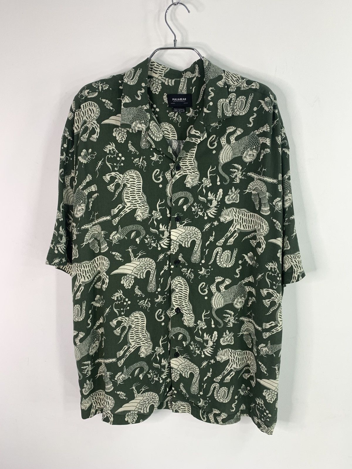 Designer × Pull & Bear Pull & Bear Animal Print Viscous se T-Shirt M/L Size Size US M / EU 48-50 / 2 - 3 Thumbnail