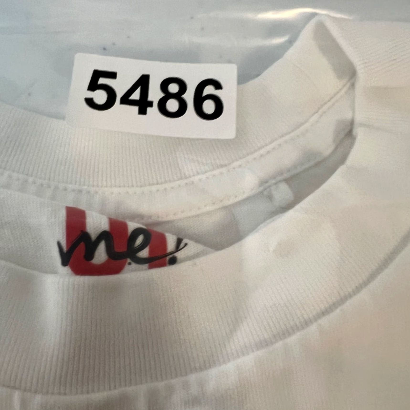 Uniqlo Uniqlo UT me! Mens Size Medium White Graphic T-Shirt Size US M / EU 48-50 / 2 - 8 Thumbnail