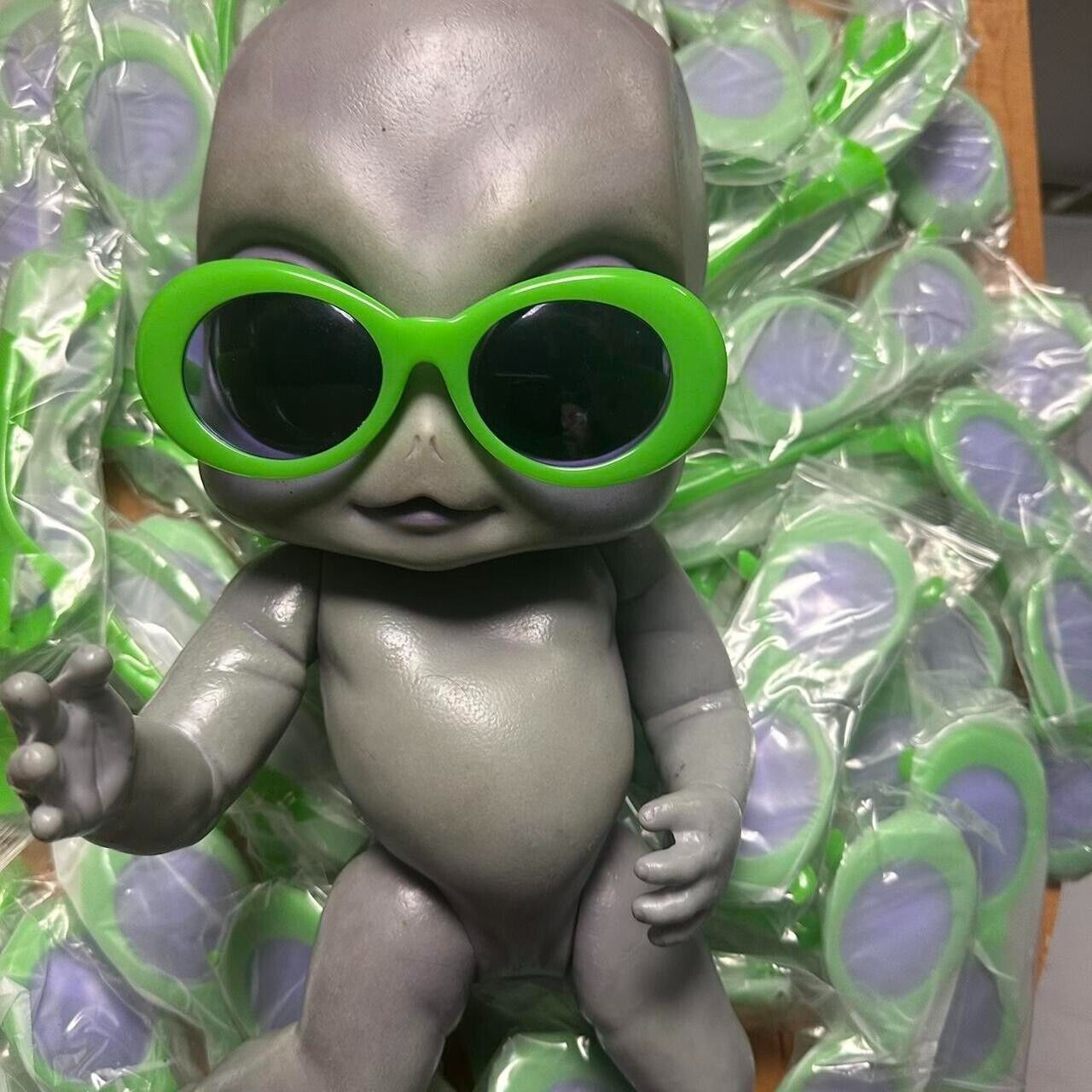 Other Green Clout Goggles Kurt Cobain Sunglasses Oval Lens Shades Size ONE SIZE - 4 Thumbnail