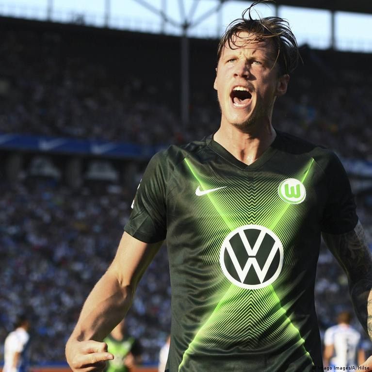 Nike WOLFSBURG NIKE 2019/2020 FOOTBALL HOME JERSEY #9 WEGHORST Size US L / EU 52-54 / 3 - 14 Thumbnail