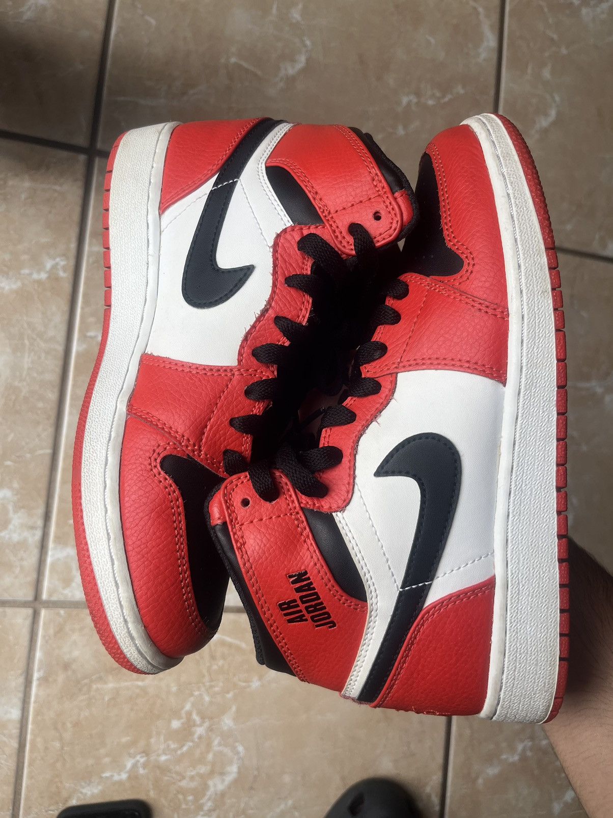 Jordan Brand Air Jordan 1 Retro High GS ‘Rare Air’ Size US 7.5 / IT 37.5 - 1 Thumbnail