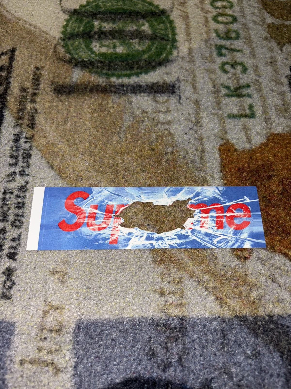 Supreme Supreme Art Dealer Hole Box Logo Sticker SS26 Size ONE SIZE - 1 Thumbnail