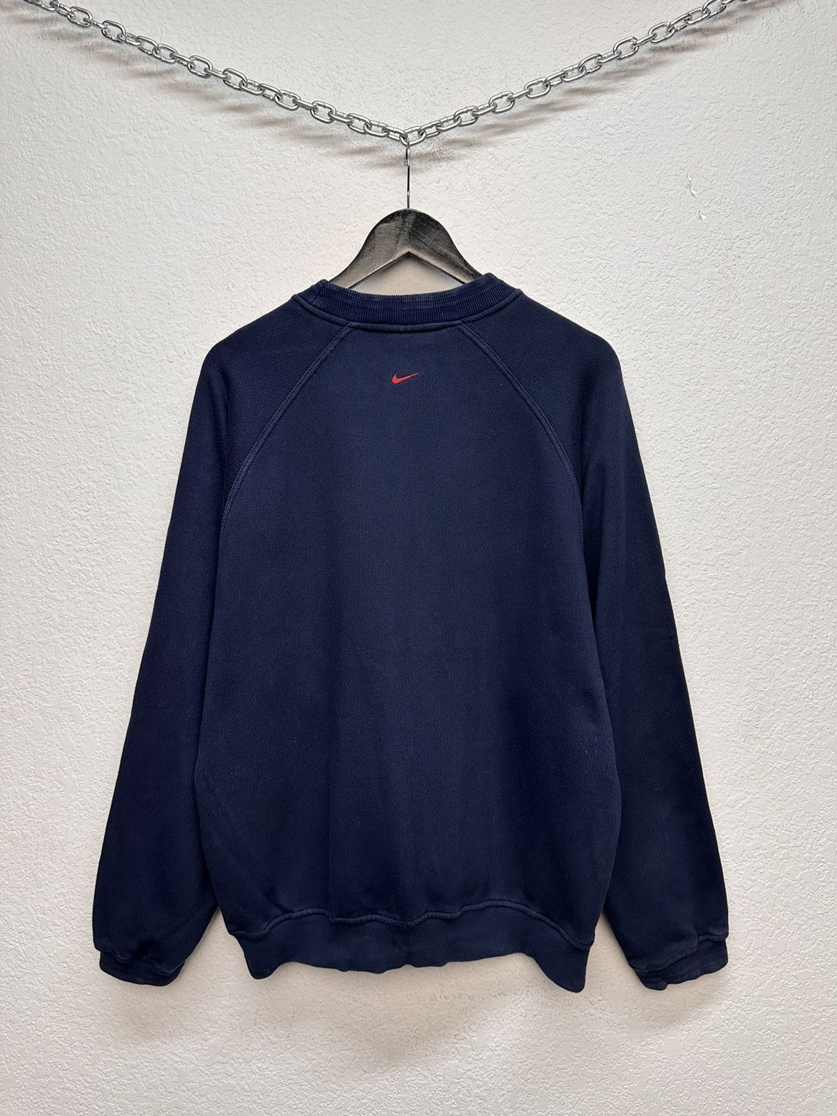 Nike Nike navy crewneck sweatshirt Y2K minimal sports style Size US L / EU 52-54 / 3 - 11 Thumbnail