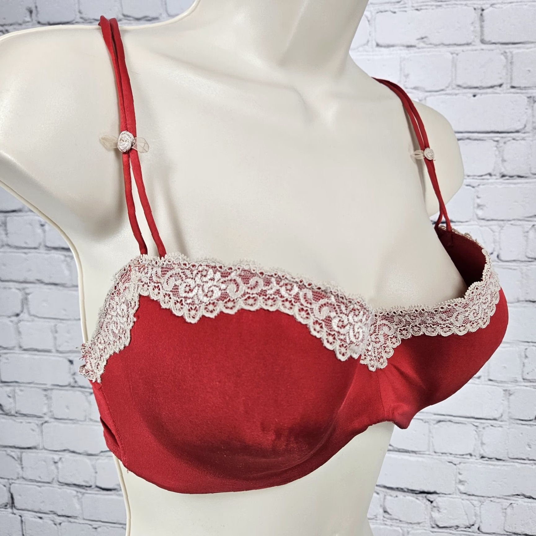 Vintage b.tempt'd Bra Red Full Coverage Underwire Lined 36D Hook & Eye Adjustable Strap T-Shirt Cup D Womens Size ONE SIZE - 2 Thumbnail