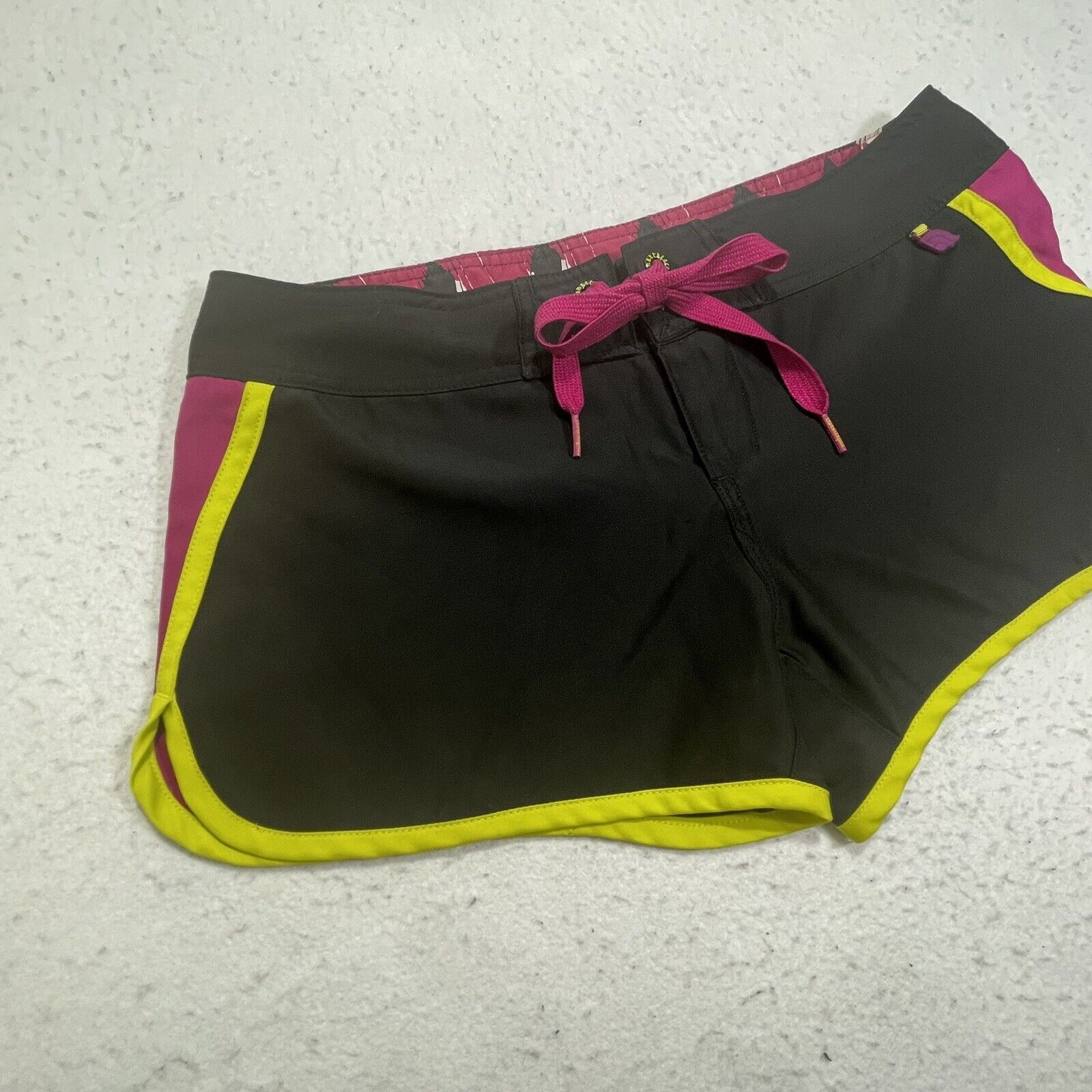 The North Face The North Face Short 3" Inseam Athletic Neon Shorts Size 27" / US 4 / IT 40 - 3 Thumbnail