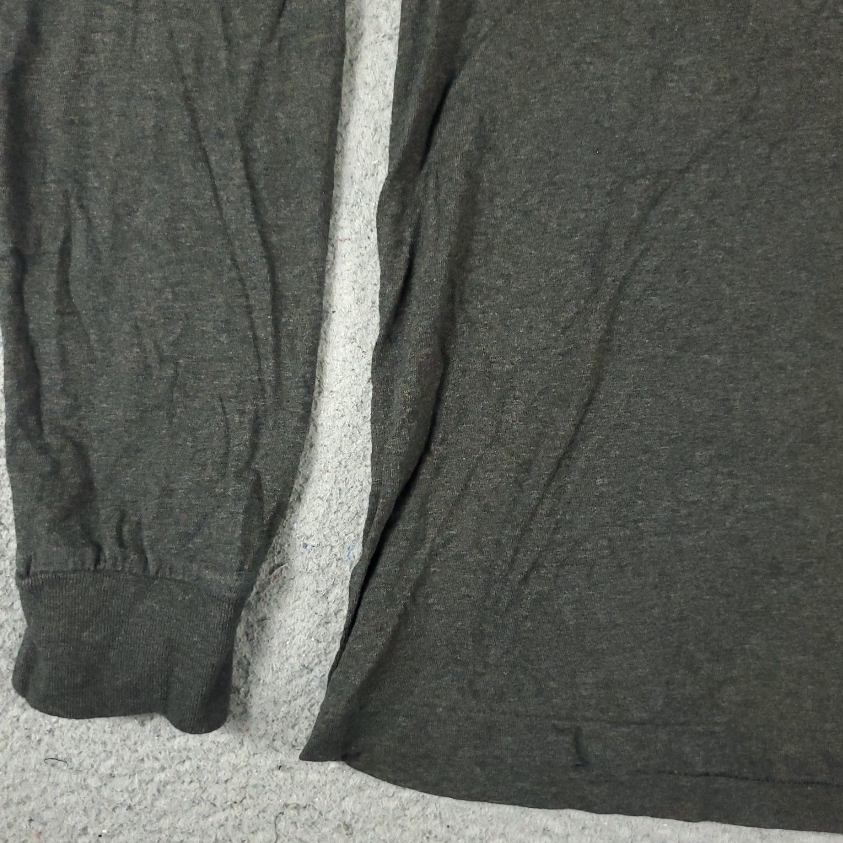 Polo Ralph Lauren Polo Ralph Lauren Long Sleeve T-Shirt Mens Medium Gray Casual Crew Neck Size US M / EU 48-50 / 2 - 4 Thumbnail