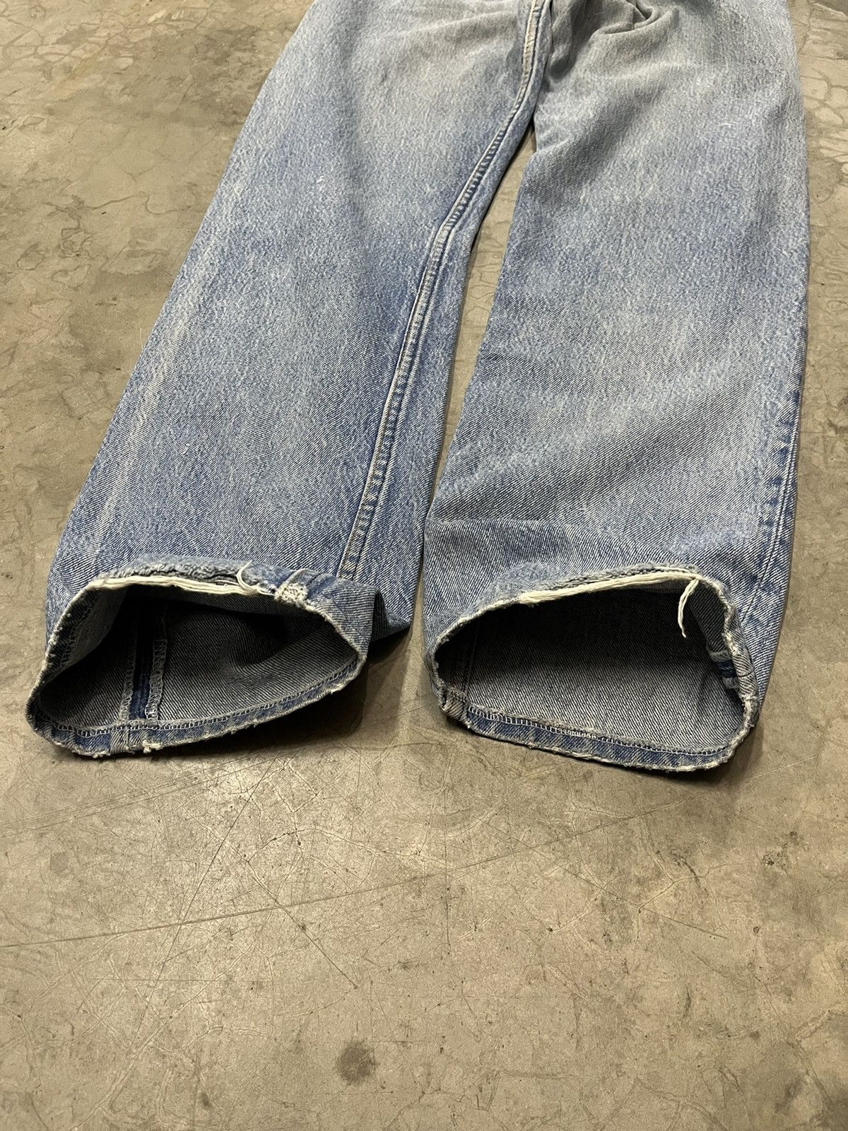 Levi's Vintage 501xx light wash distressed denim Size US 31 - 19 Thumbnail