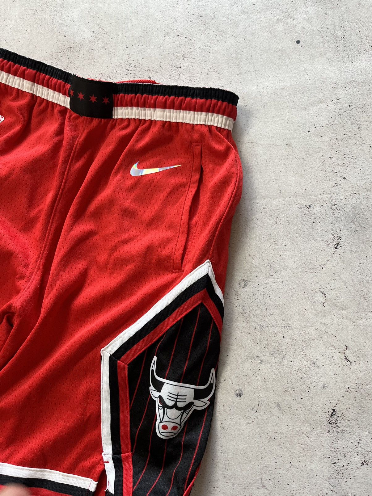 Nike Nike Chicago Bulls NBA Basketball Short Size S Size US 30 / EU 46 - 3 Thumbnail