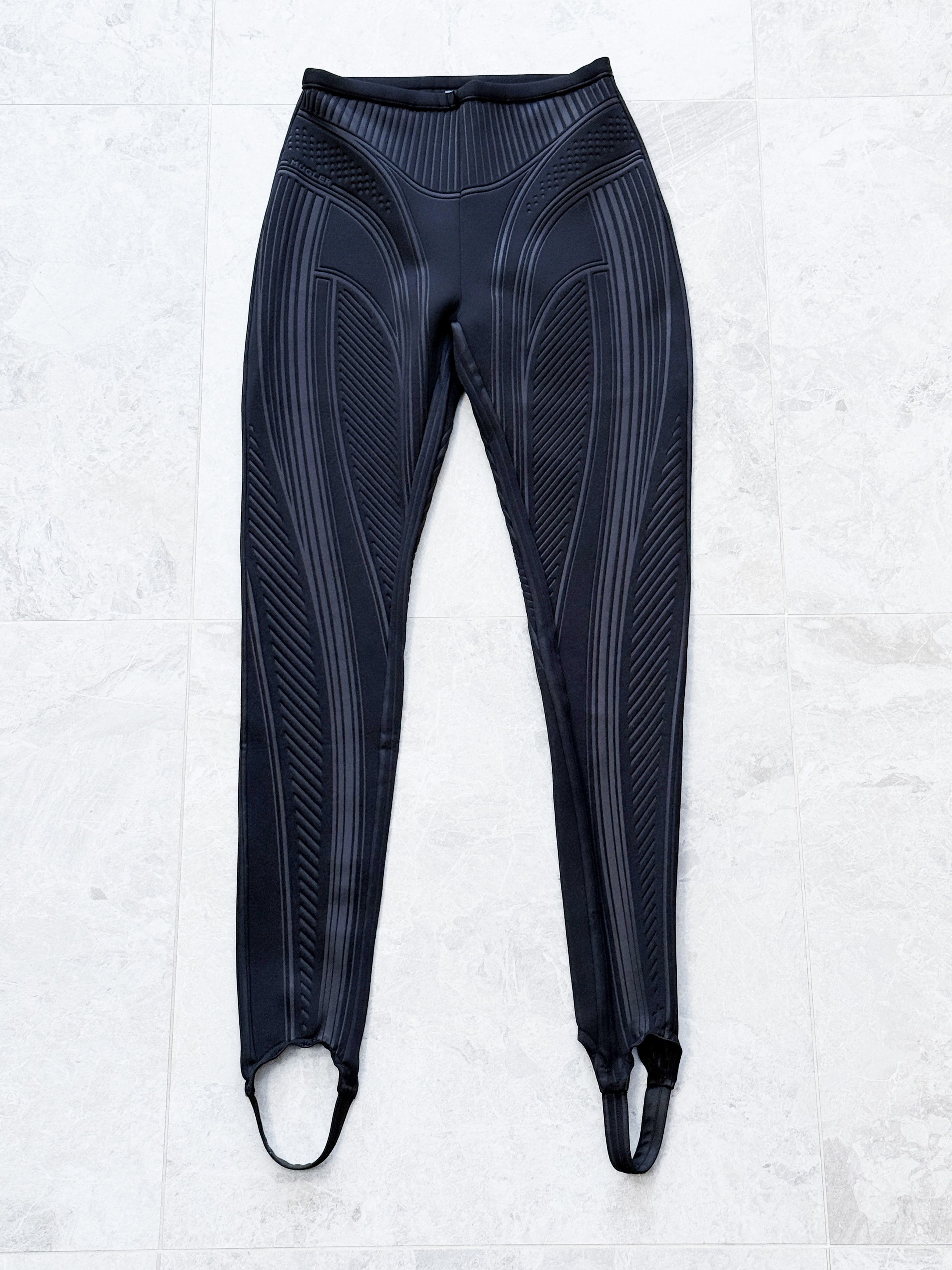 Mugler Scuba embossed leggings with stirrups Size 27" / US 4 / IT 40 - 3 Thumbnail