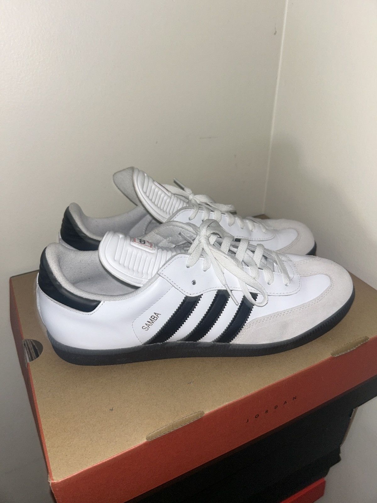 Adidas adidas Originals Samba OG "Ftwr White/Core Black/Gum" Size US 11.5 / EU 44-45 - 2 Thumbnail
