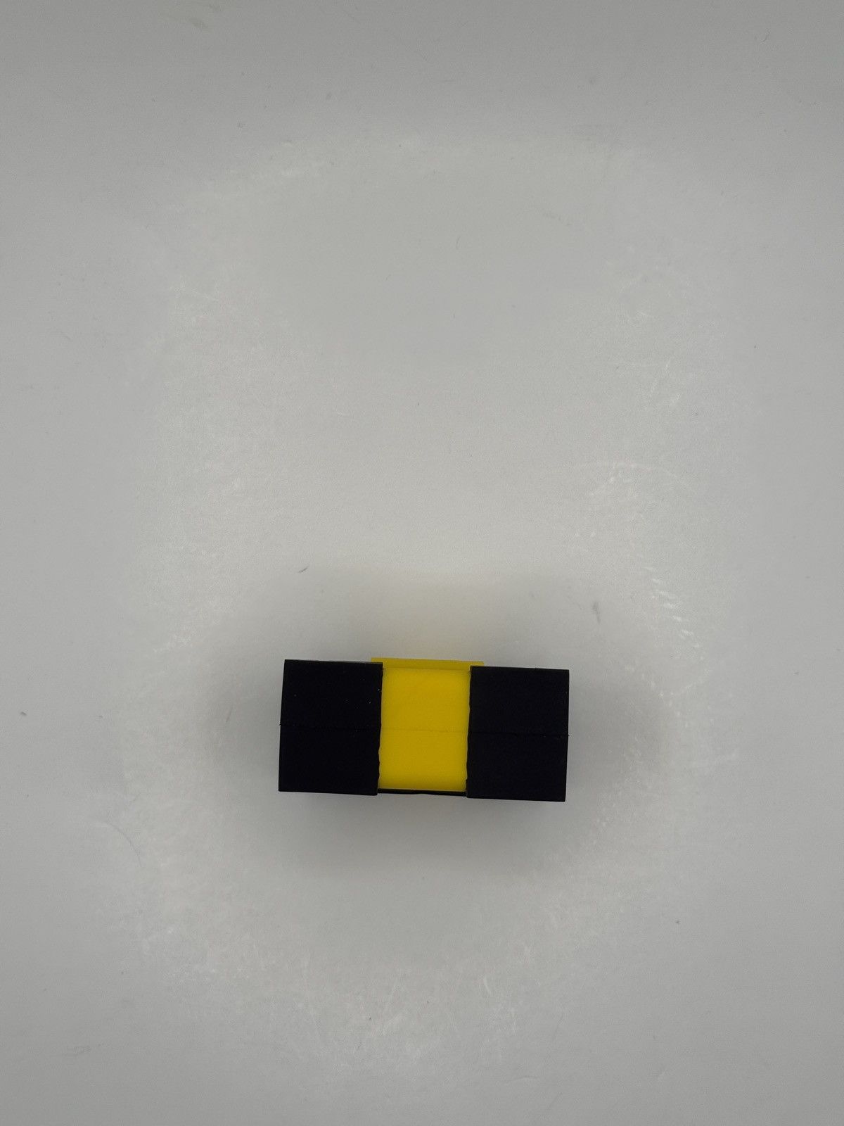 Off-White Off-White Arrow Yellow Airpod Case Size ONE SIZE - 2 Thumbnail