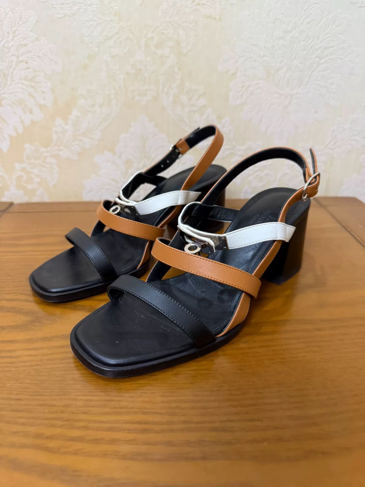 Hermes Hermes Silver Sandals us_7 Women Size US 7 / IT 37 - 1 Thumbnail